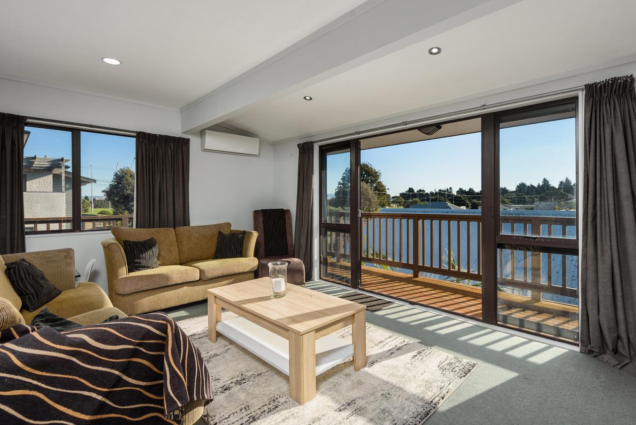 Convenient Family Bach With Easy Access To Blake Park The Beach And Downtown Маунт-Маунгануй Екстер'єр фото